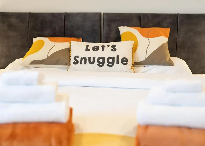 Beautiful & Luxurious Home - Free Parking, Wi-Fi