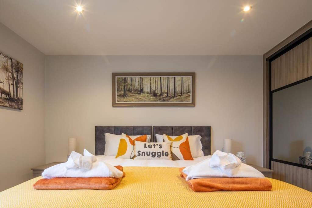 Beautiful & Luxurious - Free Parking, Wi-fi Holiday home