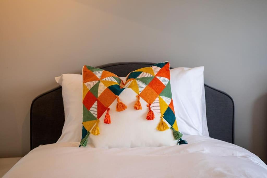 Beautiful & Luxurious - Free Parking, Wi-fi Heywood
