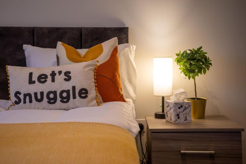 Beautiful & Luxurious - Free Parking, Wi-fi Holiday home