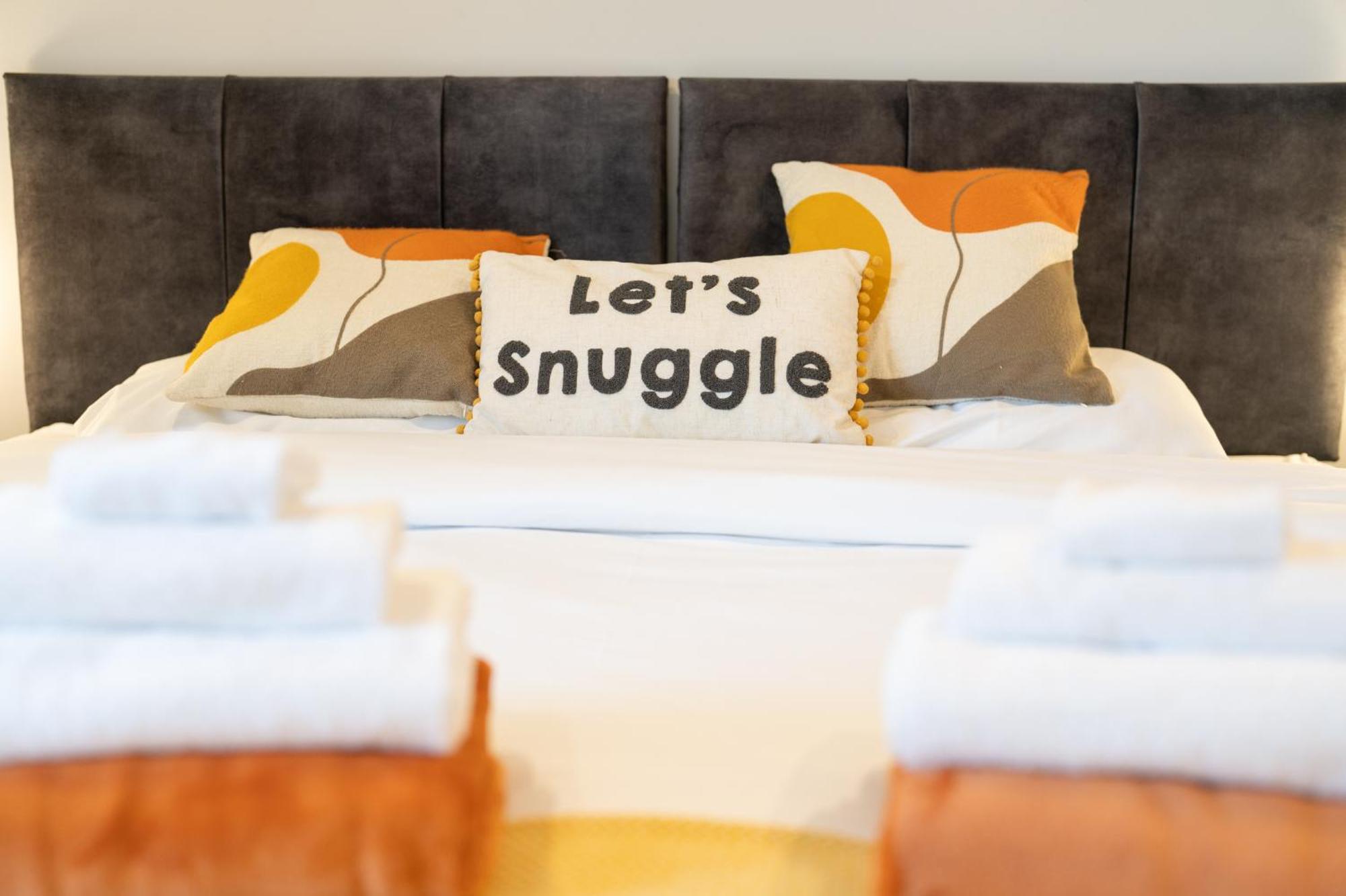 Beautiful & Luxurious - Free Parking, Wi-fi Heywood